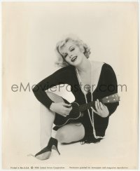 1j1554 SOME LIKE IT HOT 8.25x10 still 1959 sexiest portrait of Marilyn Monroe playing ukulele!