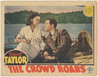 1j0990 CROWD ROARS LC 1938 Robert Taylor & Maureen O'Sullivan dreamed of happiness & got this is it!
