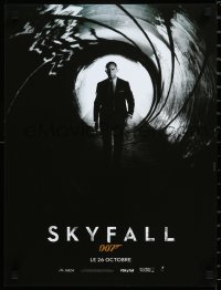 1k0420 SKYFALL teaser French 16x21 2012 Daniel Craig as Bond standing in classic gun barrel!