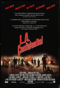 1k1267 L.A. CONFIDENTIAL 1sh 1997 Basinger, Spacey, Crowe, Pearce, police arrive in film's climax!