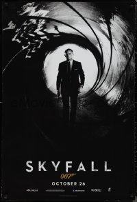 1k1417 SKYFALL DS 1sh 2012 October style, Craig as James Bond standing in gun barrel!