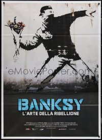 1p0340 BANKSY & THE RISE OF OUTLAW ART Italian 1p 2020 great art of rioter throwing flowers!