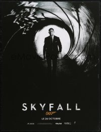1r0831 SKYFALL teaser French 16x21 2012 Daniel Craig as Bond standing in classic gun barrel!
