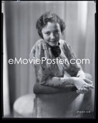 1s0103 SYLVIA SIDNEY camera original 8x10 negative 1930s Paramount portrait leaning on chair armrest!