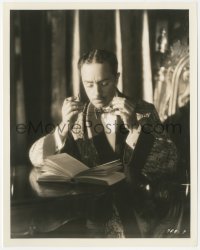 1t2143 BENSON MURDER CASE 8x10.25 still 1930 William Powell puts on glasses to read by Richee!