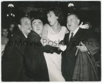 1t2343 THREE STOOGES 8.25x10 still 1959 Moe, Larry & Joe DeRita with sexy Gia Scala in New York!