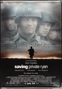 1w0054 SAVING PRIVATE RYAN DS bus stop 1998 Spielberg, Hanks, soldier in front of clouds!