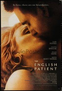1w0883 ENGLISH PATIENT 1sh 1997 close-up image of Ralph Fiennes and Kristin Scott Thomas kissing!