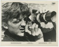 1y1832 BLOW-UP 8.25x10.25 still 1967 super c/u of David Hemmings taking pictures with Nikon camera!