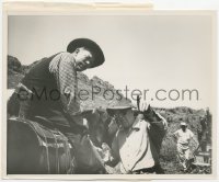 1y2115 WAGON TRAIN candid TV 8x10 still 1960 John Ford makes his first 1-hour TV show with Ward Bond!