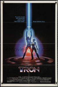 1y0912 TRON 1sh 1982 Walt Disney sci-fi, Jeff Bridges in a computer, cool special effects!