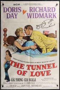 1y0915 TUNNEL OF LOVE 1sh 1958 romantic art of Doris Day & Richard Widmark kissing + sexy Gia Scala!
