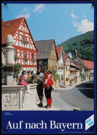1z0095 AUF NACH BAYERN 23x33 German travel poster 1990s family at a fountain in a quaint town!