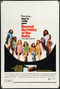 2a0839 BEYOND THE VALLEY OF THE DOLLS linen 1sh 1970 Russ Meyer's girls who are old at 20, Roger Ebert