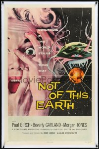 2a0993 NOT OF THIS EARTH linen 1sh 1957 classic art of screaming Beverly Garland & alien monster!