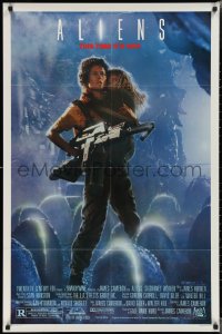 2b0984 ALIENS 1sh 1986 James Cameron sci-fi sequel, Sigourney Weaver as Ripley carrying Carrie Henn!