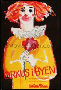 2c0042 CIRKUS I BYEN 16x24 Danish stage poster 1982 Finn Simonsen art of a clown with flower!