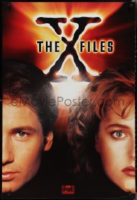 2c0119 X-FILES tv poster 1994 close-up image of FBI agents David Duchovny & Gillian Anderson!