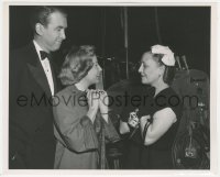 2f1898 GLENN MILLER STORY 8x10 news photo 1954 James Stewart, June Allyson & real Mrs. Miller!