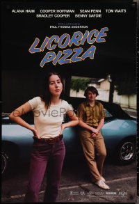 2g1258 LICORICE PIZZA DS 1sh 2021 Sean Penn, great image of Alana Haim and Cooper Hoffman on car!