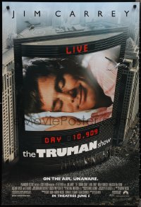 2g1470 TRUMAN SHOW advance DS 1sh 1998 cool image of Jim Carrey on large screen, Peter Weir!