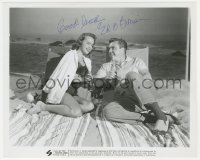 2h0721 EDMOND O'BRIEN signed TV 8x10 still R1969 on beach with sexy Terry Moore in Two of a Kind!