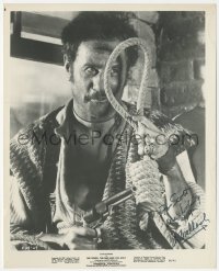 2h0727 ELI WALLACH signed 8x10 still 1968 holding noose & gun in The Good, The Bad and The Ugly!