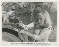 2h0734 FAYE DUNAWAY signed 8x10 still 1967 shooting gun behind car in Bonnie and Clyde!