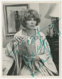 2h0849 LEE GRANT signed TV 7x9 still 1979 close up holding newspaper in You Can't Go Home Again!