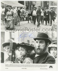 2h0871 MANDY PATINKIN signed 8x10 still 1981 walking angrily in street & with daughter in Ragtime!