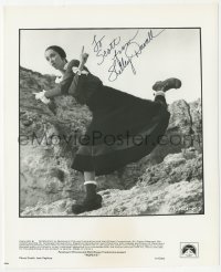 2h0964 SHELLEY DUVALL signed 8.25x10 still 1980 wacky running pose as Olive Oyl in Popeye!