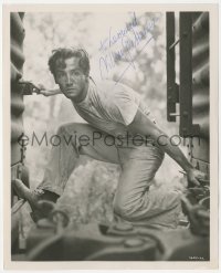 2h1001 VITTORIO GASSMAN signed 8x10 still 1953 image of the star on the run in Cry of the Hunted!