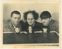 2j1743 CALLING ALL CURS 8x10 still 1939 Three Stooges Moe, Larry & Curly with models of them, rare!