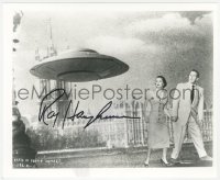 2j0338 RAY HARRYHAUSEN signed 8x10 REPRO still 1980s FX scene from Earth vs. the Flying Saucers!
