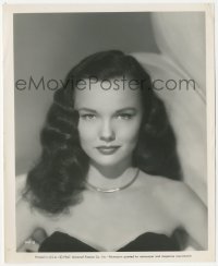 2j1851 WANDA HENDRIX 8.25x10 still 1947 super young & sexy in low-cut dress with flowing hair!