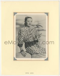 2j0026 BETTE DAVIS signed 5x7 fan photo in 8.5x11 display 1940s ready to frame & hang on your wall!