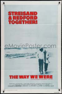 2j1278 WAY WE WERE int'l 1sh 1973 Barbra Streisand & Robert Redford walk on the beach!