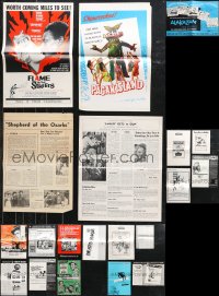 2m0413 LOT OF 20 UNCUT PRESSBOOKS 1960s-1970s cool advertising from a variety of different movies!