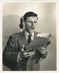 2p1704 RODDY MCDOWALL deluxe 11.25x14 still 1940s dramatic portrait of the star reading from script!