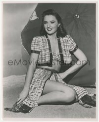 2p1807 BARBARA STANWYCK 7.75x9.75 still 1947 sexy portrait in skimpy beach outfit with bare midriff!