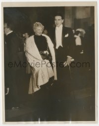 2p1996 THELMA TODD 7x9 news photo 1933 with husband Pasquale de Cicco at the Cavalcade premiere!