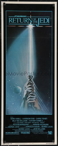 2r0661 RETURN OF THE JEDI insert 1983 George Lucas, art of hands holding lightsaber by Reamer!