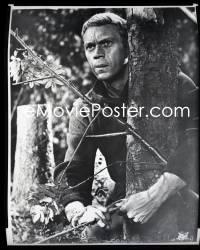 2s0378 GREAT ESCAPE 8x10 studio negative 1963 close up of Steve McQueen signalling with the rope!
