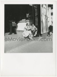 2t1855 A BOUT DE SOUFFLE candid French 7x9.5 still 1961 Belmondo & Jean Seberg sit outside theater!