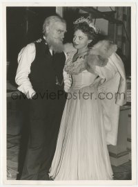 2t1949 YANKEE DOODLE DANDY candid 7.5x10 still 1942 James Cagney wearing aging makeup w/sister Jeanne!