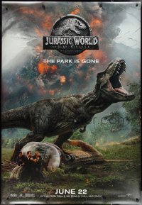 2w0094 JURASSIC WORLD: FALLEN KINGDOM DS bus stop 2018 Pratt and cast, the park is gone, T-Rex!