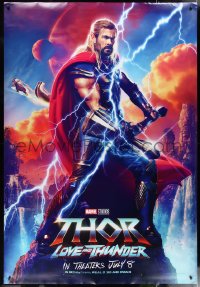 2w0107 THOR: LOVE & THUNDER group of 2 DS bus stops 2022 Chris Hemsworth in the title role, Portman!