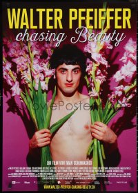 2w0500 WALTER PFEIFFER: CHASING BEAUTY German 2018 man holding flowers by the photographer!