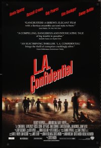 2w0998 L.A. CONFIDENTIAL 1sh 1997 Basinger, Spacey, Crowe, Pearce, police arrive in film's climax!