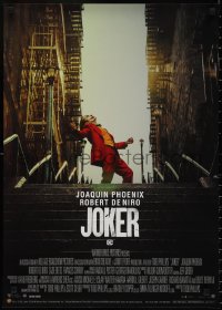 2z0648 JOKER Japanese 2020 close-up of Joaquin Phoenix as the infamous DC Comics villain!